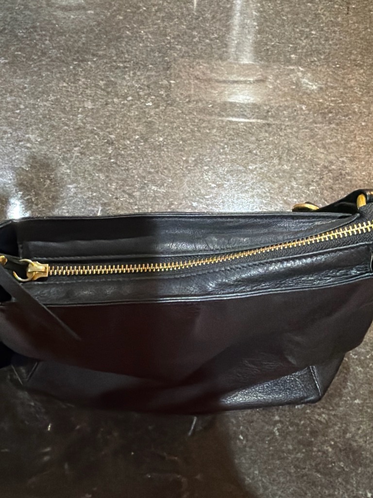 Black Leather Shoulder Bag With Adjustable Strap — image 5 of 5